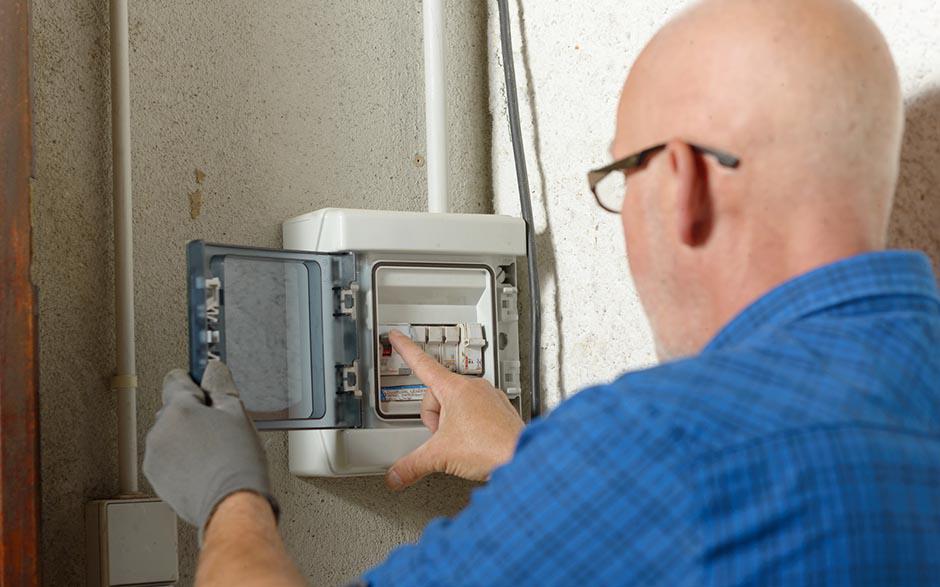 cherche électricien Paris 1